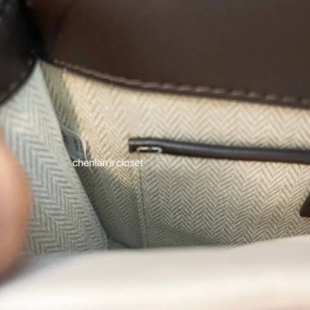 ✨🎀NeW! Tory Burch Britten Woven Small Saddle Bag - Picture 12 of 14